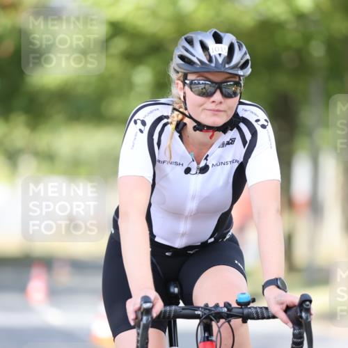 11.08.2024 - GEWOBA Citytriathlon Bremen H.Heesch http://msf.ph/oto/6779333 11.08.2024 11:47:46 Radfahren 832, 899, 907, 911, 924, 933, 944, 958, 997, 1013, 1015, 1019 meine-sportfotos.de