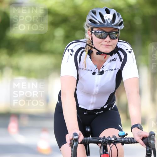 11.08.2024 - GEWOBA Citytriathlon Bremen H.Heesch http://msf.ph/oto/6779338 11.08.2024 11:47:46 Radfahren 832, 899, 907, 911, 924, 933, 944, 958, 997, 1013, 1015, 1019 meine-sportfotos.de