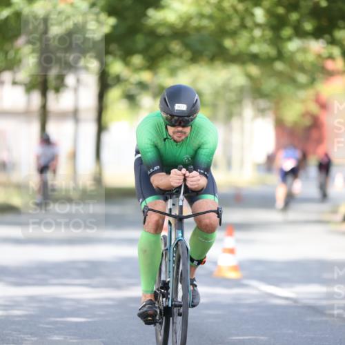 11.08.2024 - GEWOBA Citytriathlon Bremen H.Heesch http://msf.ph/oto/6779347 11.08.2024 11:47:47 Radfahren 832, 899, 906, 907, 911, 924, 933, 944, 958, 997, 1013, 1015, 1019 meine-sportfotos.de