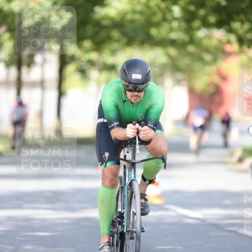 11.08.2024 - GEWOBA Citytriathlon Bremen H.Heesch http://msf.ph/oto/6779353 11.08.2024 11:47:47 Radfahren 832, 899, 906, 907, 911, 924, 933, 944, 958, 997, 1013, 1015, 1019 meine-sportfotos.de