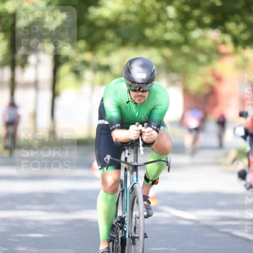 11.08.2024 - GEWOBA Citytriathlon Bremen H.Heesch http://msf.ph/oto/6779357 11.08.2024 11:47:47 Radfahren 832, 899, 906, 907, 911, 924, 933, 944, 958, 997, 1013, 1015, 1019 meine-sportfotos.de