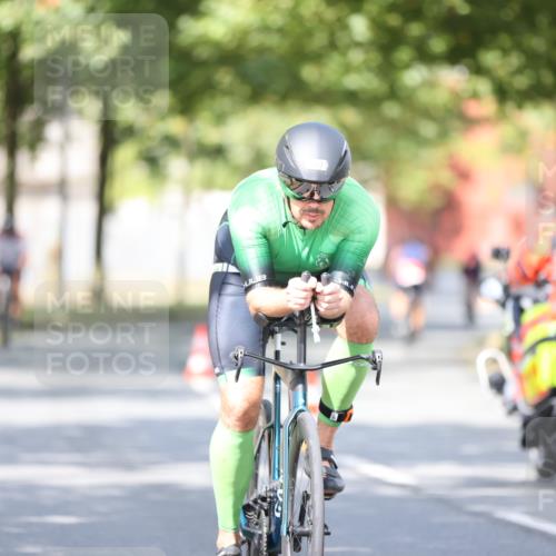 11.08.2024 - GEWOBA Citytriathlon Bremen H.Heesch http://msf.ph/oto/6779359 11.08.2024 11:47:47 Radfahren 832, 899, 906, 907, 911, 924, 933, 944, 958, 997, 1013, 1015, 1019 meine-sportfotos.de