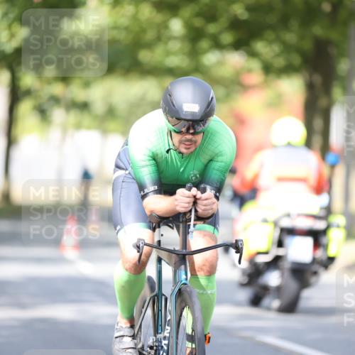 11.08.2024 - GEWOBA Citytriathlon Bremen H.Heesch http://msf.ph/oto/6779371 11.08.2024 11:47:47 Radfahren 832, 899, 906, 907, 911, 924, 933, 944, 958, 997, 1013, 1015, 1019 meine-sportfotos.de