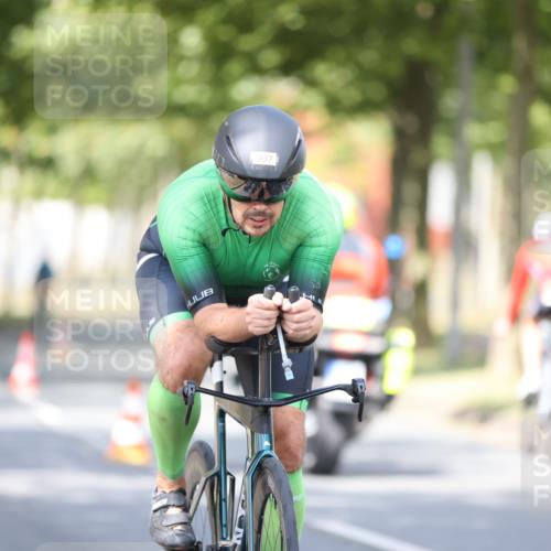 11.08.2024 - GEWOBA Citytriathlon Bremen H.Heesch http://msf.ph/oto/6779379 11.08.2024 11:47:47 Radfahren 832, 899, 906, 907, 911, 924, 933, 944, 958, 997, 1013, 1015, 1019 meine-sportfotos.de