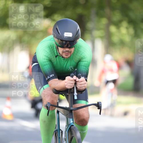 11.08.2024 - GEWOBA Citytriathlon Bremen H.Heesch http://msf.ph/oto/6779390 11.08.2024 11:47:48 Radfahren 832, 899, 906, 907, 911, 924, 933, 944, 958, 997, 1013, 1015, 1019 meine-sportfotos.de