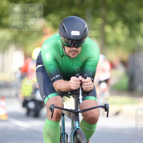 11.08.2024 - GEWOBA Citytriathlon Bremen H.Heesch http://msf.ph/oto/6779394 11.08.2024 11:47:48 Radfahren 832, 899, 906, 907, 911, 924, 933, 944, 958, 997, 1013, 1015, 1019 meine-sportfotos.de