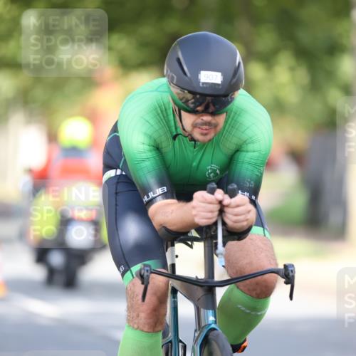 11.08.2024 - GEWOBA Citytriathlon Bremen H.Heesch http://msf.ph/oto/6779399 11.08.2024 11:47:48 Radfahren 832, 899, 906, 907, 911, 924, 933, 944, 958, 997, 1013, 1015, 1019 meine-sportfotos.de