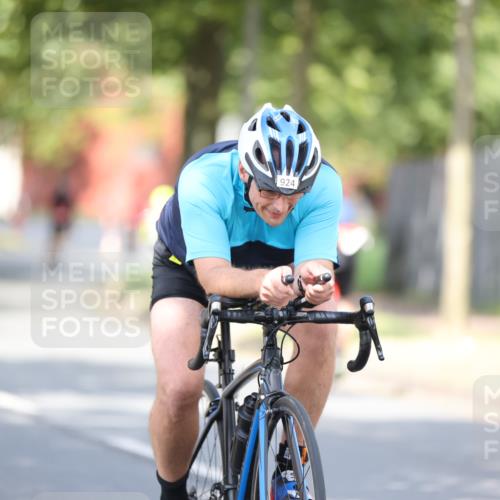 11.08.2024 - GEWOBA Citytriathlon Bremen H.Heesch http://msf.ph/oto/6779545 11.08.2024 11:47:55 Radfahren 832, 906, 907, 911, 918, 924, 928, 933, 1015 meine-sportfotos.de