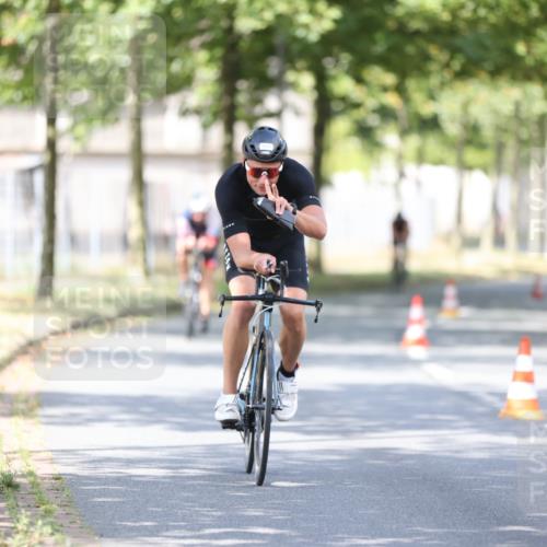 11.08.2024 - GEWOBA Citytriathlon Bremen H.Heesch http://msf.ph/oto/6779582 11.08.2024 11:47:58 Radfahren 760, 832, 906, 907, 918, 924, 928, 933 meine-sportfotos.de