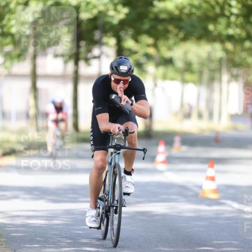 11.08.2024 - GEWOBA Citytriathlon Bremen H.Heesch http://msf.ph/oto/6779603 11.08.2024 11:47:58 Radfahren 760, 832, 906, 907, 918, 924, 928, 933 meine-sportfotos.de
