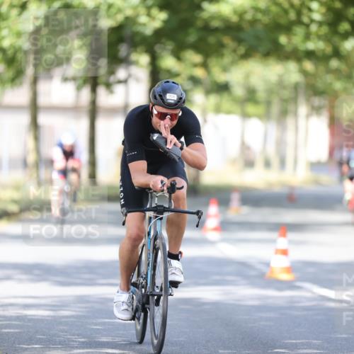 11.08.2024 - GEWOBA Citytriathlon Bremen H.Heesch http://msf.ph/oto/6779607 11.08.2024 11:47:58 Radfahren 760, 832, 906, 907, 918, 924, 928, 933 meine-sportfotos.de