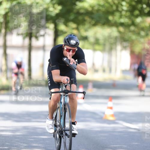 11.08.2024 - GEWOBA Citytriathlon Bremen H.Heesch http://msf.ph/oto/6779616 11.08.2024 11:47:58 Radfahren 760, 832, 906, 907, 918, 924, 928, 933 meine-sportfotos.de