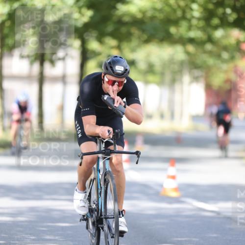 11.08.2024 - GEWOBA Citytriathlon Bremen H.Heesch http://msf.ph/oto/6779620 11.08.2024 11:47:58 Radfahren 760, 832, 906, 907, 918, 924, 928, 933 meine-sportfotos.de