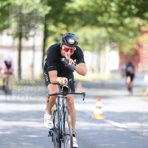 11.08.2024 - GEWOBA Citytriathlon Bremen H.Heesch http://msf.ph/oto/6779624 11.08.2024 11:47:58 Radfahren 760, 832, 906, 907, 918, 924, 928, 933 meine-sportfotos.de