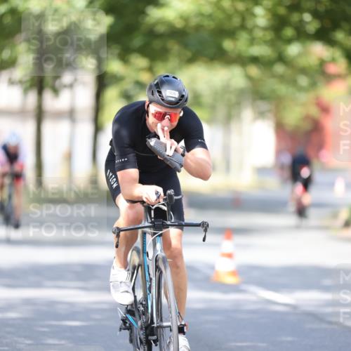 11.08.2024 - GEWOBA Citytriathlon Bremen H.Heesch http://msf.ph/oto/6779629 11.08.2024 11:47:58 Radfahren 760, 832, 906, 907, 918, 924, 928, 933 meine-sportfotos.de