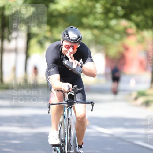 11.08.2024 - GEWOBA Citytriathlon Bremen H.Heesch http://msf.ph/oto/6779642 11.08.2024 11:47:58 Radfahren 760, 832, 906, 907, 918, 924, 928, 933 meine-sportfotos.de