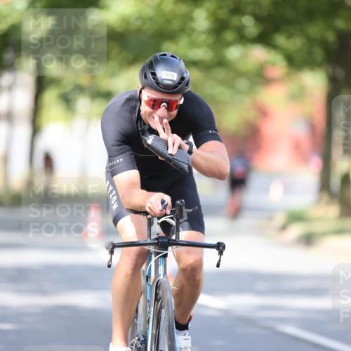 11.08.2024 - GEWOBA Citytriathlon Bremen H.Heesch http://msf.ph/oto/6779648 11.08.2024 11:47:59 Radfahren 760, 832, 906, 907, 918, 924, 928 meine-sportfotos.de