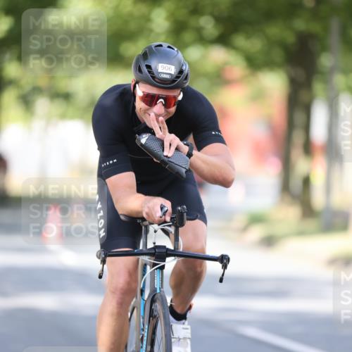 11.08.2024 - GEWOBA Citytriathlon Bremen H.Heesch http://msf.ph/oto/6779655 11.08.2024 11:47:59 Radfahren 760, 832, 906, 907, 918, 924, 928 meine-sportfotos.de