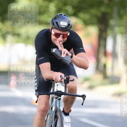 11.08.2024 - GEWOBA Citytriathlon Bremen H.Heesch http://msf.ph/oto/6779660 11.08.2024 11:47:59 Radfahren 760, 832, 906, 907, 918, 924, 928 meine-sportfotos.de