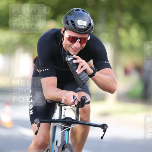11.08.2024 - GEWOBA Citytriathlon Bremen H.Heesch http://msf.ph/oto/6779673 11.08.2024 11:47:59 Radfahren 760, 832, 906, 907, 918, 924, 928 meine-sportfotos.de