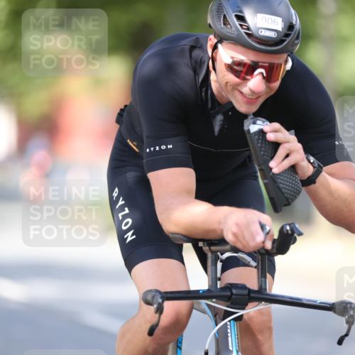 11.08.2024 - GEWOBA Citytriathlon Bremen H.Heesch http://msf.ph/oto/6779684 11.08.2024 11:47:59 Radfahren 760, 832, 906, 907, 918, 924, 928 meine-sportfotos.de