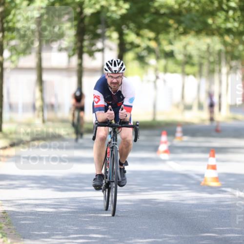 11.08.2024 - GEWOBA Citytriathlon Bremen H.Heesch http://msf.ph/oto/6779688 11.08.2024 11:48:00 Radfahren 760, 832, 906, 918, 924, 928 meine-sportfotos.de