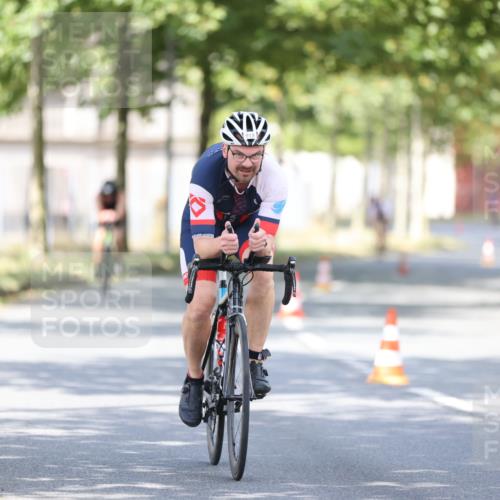 11.08.2024 - GEWOBA Citytriathlon Bremen H.Heesch http://msf.ph/oto/6779707 11.08.2024 11:48:01 Radfahren 760, 832, 906, 918, 924, 928 meine-sportfotos.de