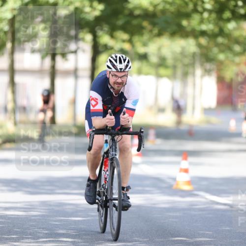 11.08.2024 - GEWOBA Citytriathlon Bremen H.Heesch http://msf.ph/oto/6779712 11.08.2024 11:48:01 Radfahren 760, 832, 906, 918, 924, 928 meine-sportfotos.de
