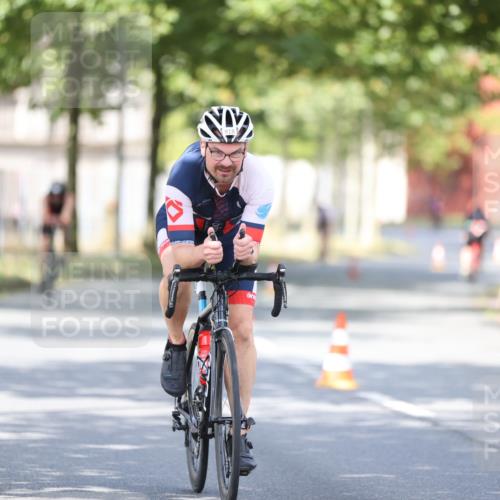 11.08.2024 - GEWOBA Citytriathlon Bremen H.Heesch http://msf.ph/oto/6779721 11.08.2024 11:48:01 Radfahren 760, 832, 906, 918, 924, 928 meine-sportfotos.de
