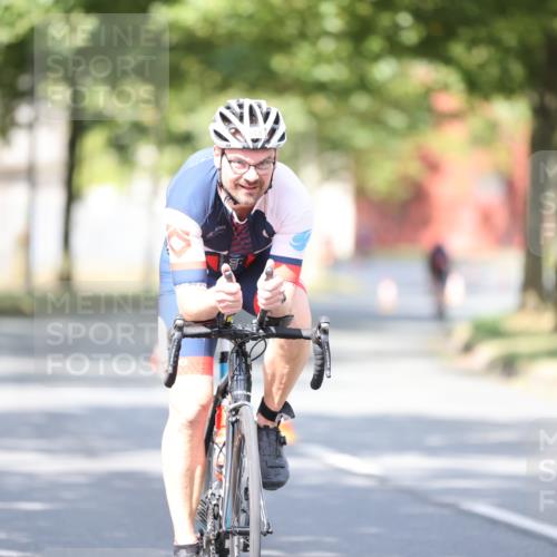 11.08.2024 - GEWOBA Citytriathlon Bremen H.Heesch http://msf.ph/oto/6779744 11.08.2024 11:48:01 Radfahren 760, 832, 906, 918, 924, 928 meine-sportfotos.de