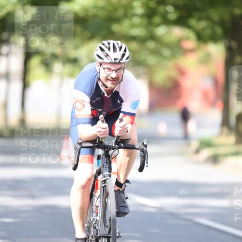 11.08.2024 - GEWOBA Citytriathlon Bremen H.Heesch http://msf.ph/oto/6779749 11.08.2024 11:48:01 Radfahren 760, 832, 906, 918, 924, 928 meine-sportfotos.de