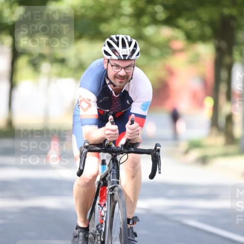 11.08.2024 - GEWOBA Citytriathlon Bremen H.Heesch http://msf.ph/oto/6779758 11.08.2024 11:48:01 Radfahren 760, 832, 906, 918, 924, 928 meine-sportfotos.de