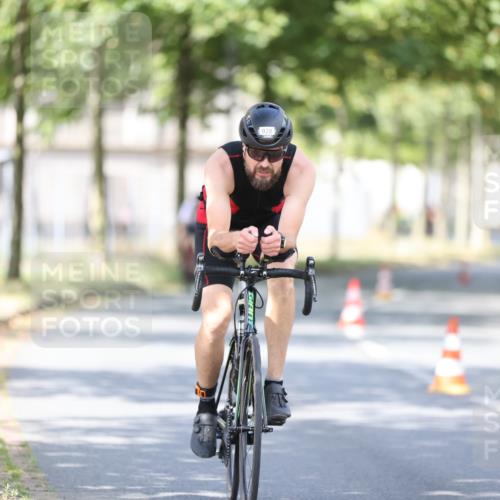 11.08.2024 - GEWOBA Citytriathlon Bremen H.Heesch http://msf.ph/oto/6779788 11.08.2024 11:48:04 Radfahren 760, 809, 906, 918, 924, 928 meine-sportfotos.de