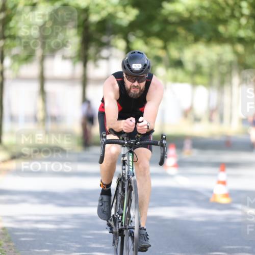 11.08.2024 - GEWOBA Citytriathlon Bremen H.Heesch http://msf.ph/oto/6779796 11.08.2024 11:48:05 Radfahren 760, 809, 906, 918, 924, 928 meine-sportfotos.de