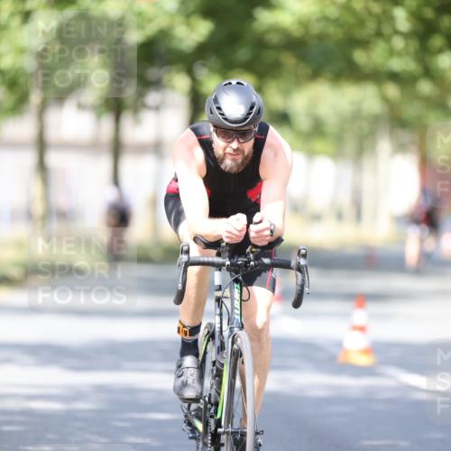 11.08.2024 - GEWOBA Citytriathlon Bremen H.Heesch http://msf.ph/oto/6779811 11.08.2024 11:48:05 Radfahren 760, 809, 906, 918, 924, 928 meine-sportfotos.de