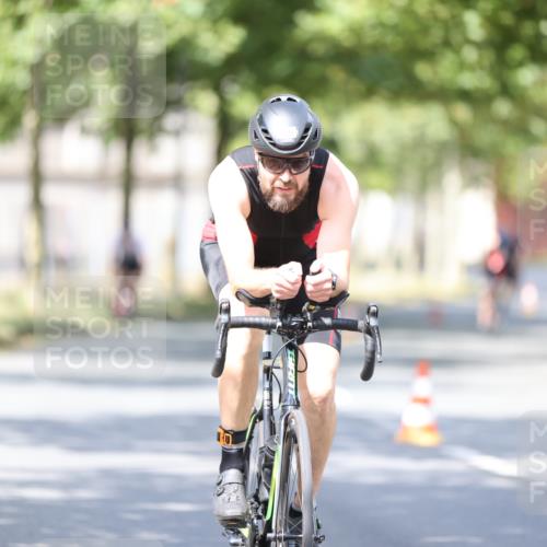 11.08.2024 - GEWOBA Citytriathlon Bremen H.Heesch http://msf.ph/oto/6779815 11.08.2024 11:48:05 Radfahren 760, 809, 906, 918, 924, 928 meine-sportfotos.de