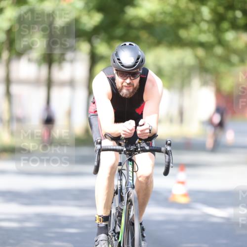 11.08.2024 - GEWOBA Citytriathlon Bremen H.Heesch http://msf.ph/oto/6779820 11.08.2024 11:48:05 Radfahren 760, 809, 906, 918, 924, 928 meine-sportfotos.de