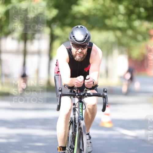 11.08.2024 - GEWOBA Citytriathlon Bremen H.Heesch http://msf.ph/oto/6779825 11.08.2024 11:48:05 Radfahren 760, 809, 906, 918, 924, 928 meine-sportfotos.de