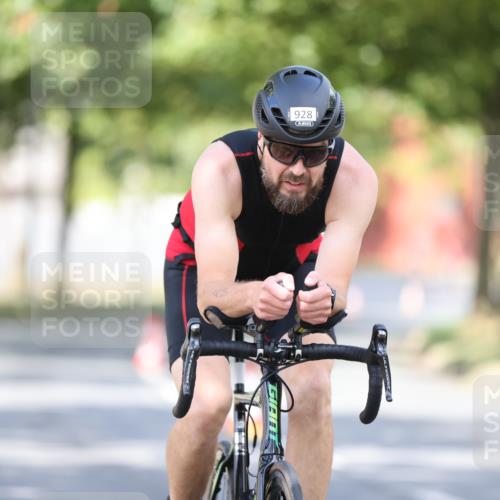 11.08.2024 - GEWOBA Citytriathlon Bremen H.Heesch http://msf.ph/oto/6779847 11.08.2024 11:48:05 Radfahren 760, 809, 906, 918, 924, 928 meine-sportfotos.de