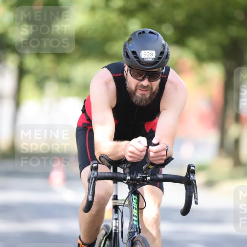 11.08.2024 - GEWOBA Citytriathlon Bremen H.Heesch http://msf.ph/oto/6779851 11.08.2024 11:48:05 Radfahren 760, 809, 906, 918, 924, 928 meine-sportfotos.de