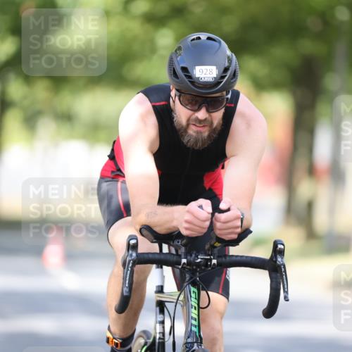 11.08.2024 - GEWOBA Citytriathlon Bremen H.Heesch http://msf.ph/oto/6779856 11.08.2024 11:48:05 Radfahren 760, 809, 906, 918, 924, 928 meine-sportfotos.de