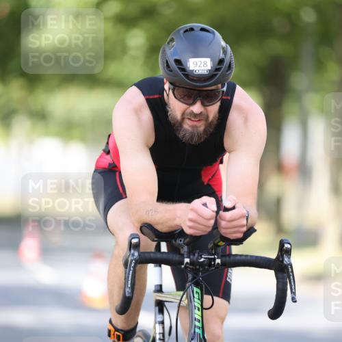 11.08.2024 - GEWOBA Citytriathlon Bremen H.Heesch http://msf.ph/oto/6779860 11.08.2024 11:48:05 Radfahren 760, 809, 906, 918, 924, 928 meine-sportfotos.de