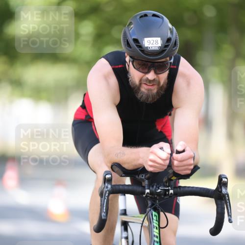 11.08.2024 - GEWOBA Citytriathlon Bremen H.Heesch http://msf.ph/oto/6779864 11.08.2024 11:48:05 Radfahren 760, 809, 906, 918, 924, 928 meine-sportfotos.de
