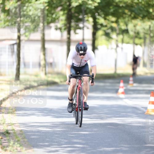 11.08.2024 - GEWOBA Citytriathlon Bremen H.Heesch http://msf.ph/oto/6779868 11.08.2024 11:48:08 Radfahren 760, 809, 851, 886, 906, 918, 928 meine-sportfotos.de