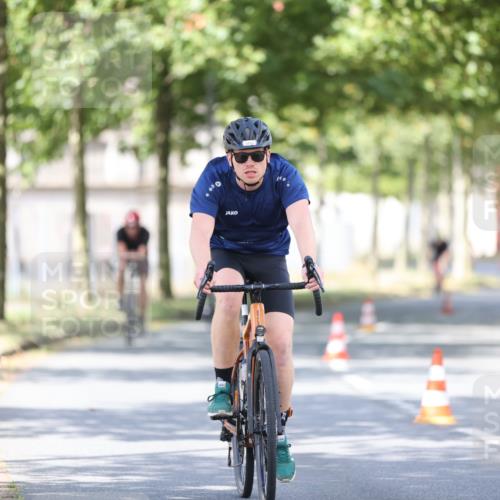 11.08.2024 - GEWOBA Citytriathlon Bremen H.Heesch http://msf.ph/oto/6779988 11.08.2024 11:48:17 Radfahren 760, 809, 847, 851, 886, 928, 1025 meine-sportfotos.de