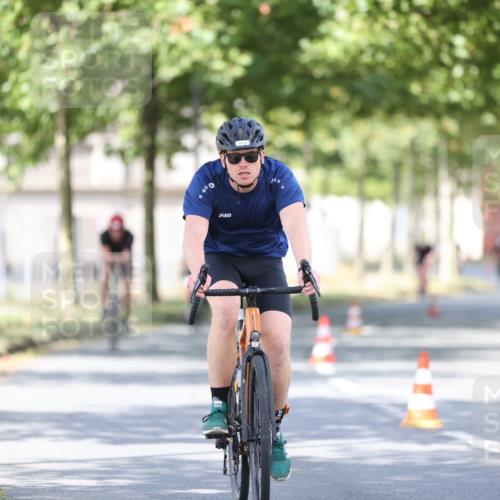 11.08.2024 - GEWOBA Citytriathlon Bremen H.Heesch http://msf.ph/oto/6779993 11.08.2024 11:48:17 Radfahren 760, 809, 847, 851, 886, 928, 1025 meine-sportfotos.de