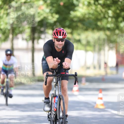 11.08.2024 - GEWOBA Citytriathlon Bremen H.Heesch http://msf.ph/oto/6780092 11.08.2024 11:48:21 Radfahren 760, 809, 847, 851, 886, 939, 1025 meine-sportfotos.de