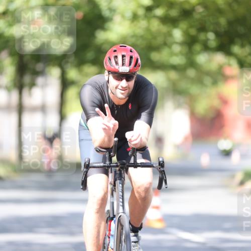 11.08.2024 - GEWOBA Citytriathlon Bremen H.Heesch http://msf.ph/oto/6780124 11.08.2024 11:48:21 Radfahren 760, 809, 847, 851, 886, 939, 1025 meine-sportfotos.de