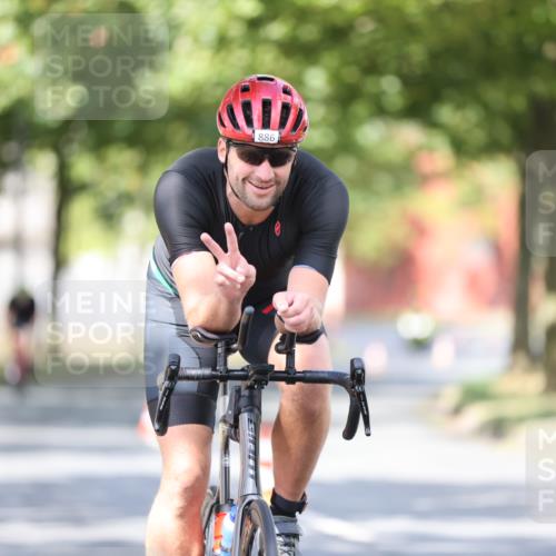 11.08.2024 - GEWOBA Citytriathlon Bremen H.Heesch http://msf.ph/oto/6780139 11.08.2024 11:48:21 Radfahren 760, 809, 847, 851, 886, 939, 1025 meine-sportfotos.de