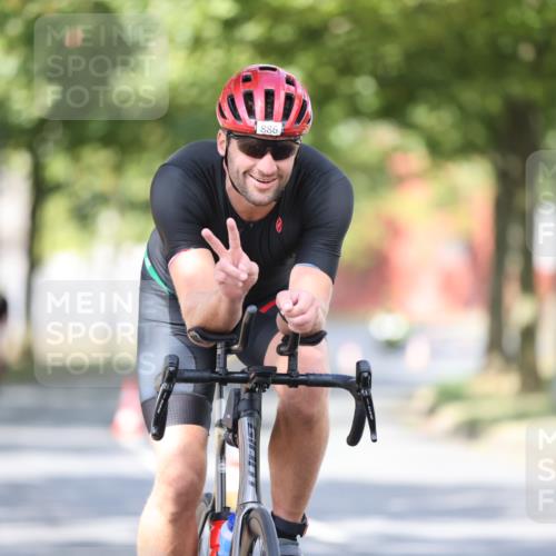 11.08.2024 - GEWOBA Citytriathlon Bremen H.Heesch http://msf.ph/oto/6780143 11.08.2024 11:48:21 Radfahren 760, 809, 847, 851, 886, 939, 1025 meine-sportfotos.de